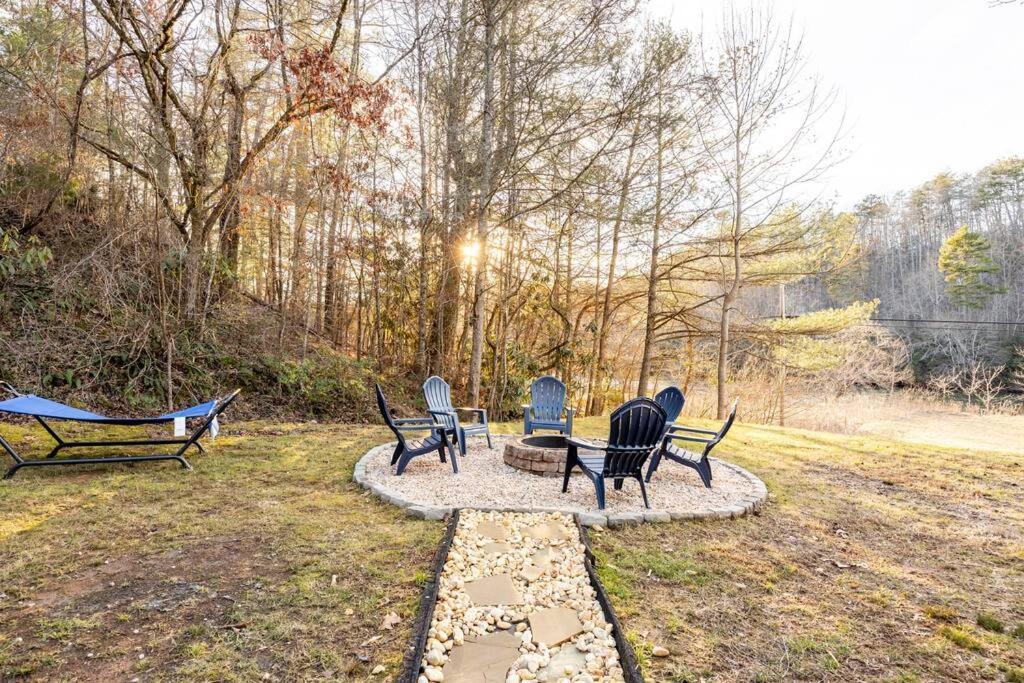 Riverside Relaxer W/Hot Tub+Fire Pit +Wifi & View Franklin Exterior foto